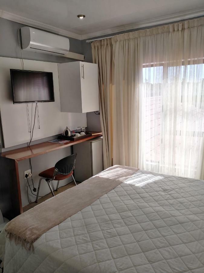 On Hill Lodge Bloemfontein Eksteriør billede