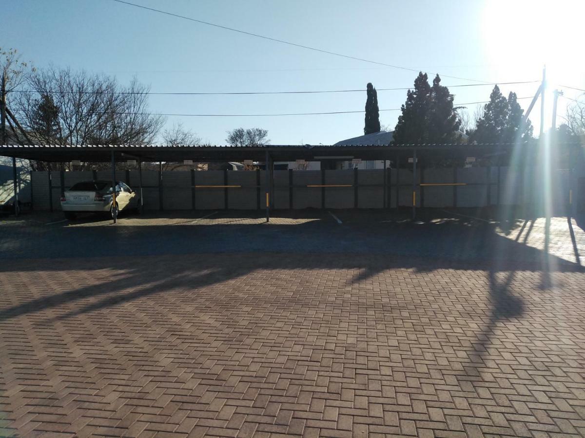 On Hill Lodge Bloemfontein Eksteriør billede